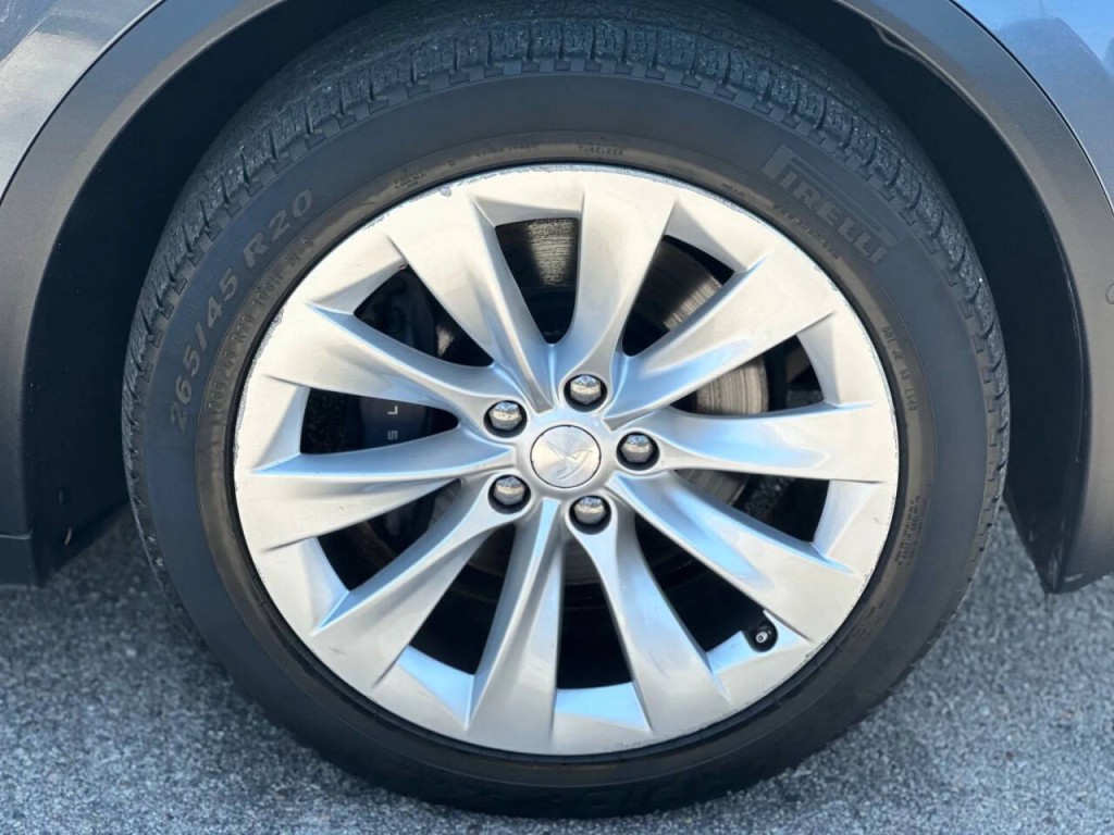 2018 Tesla Model X Image 33