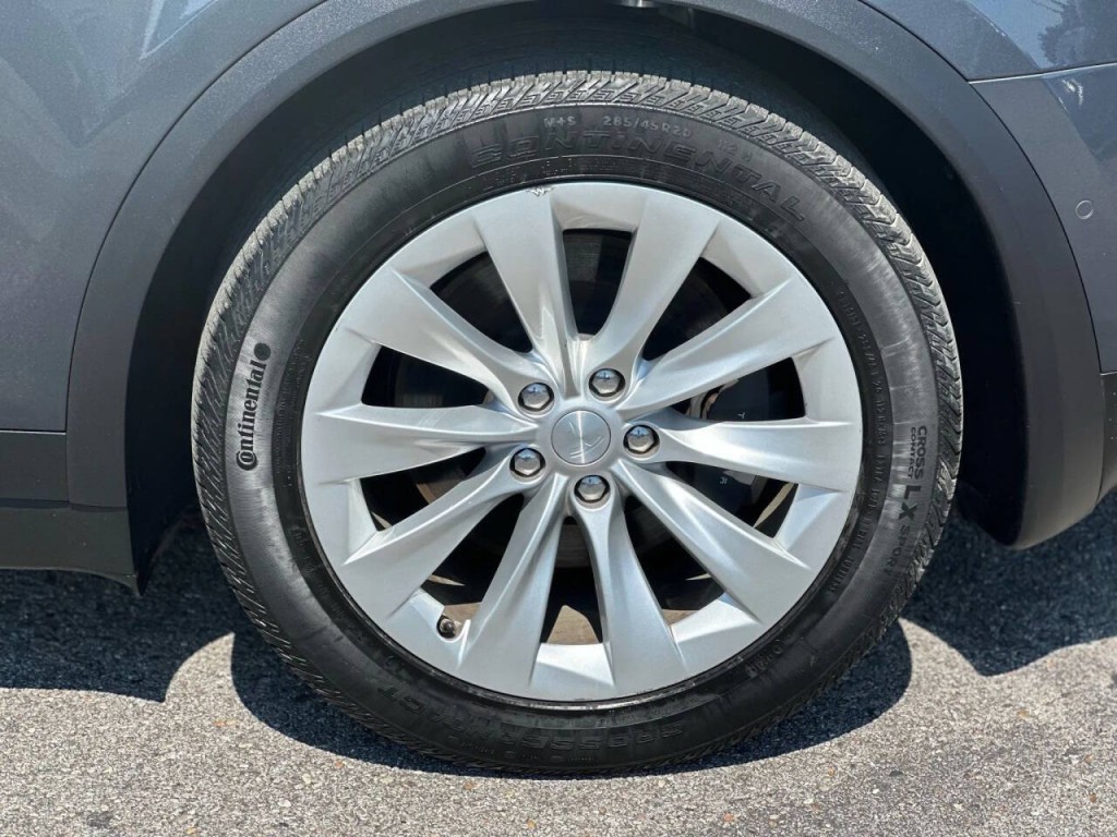 2018 Tesla Model X Image 35