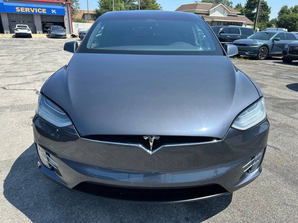 2018 Tesla Model X Image 38