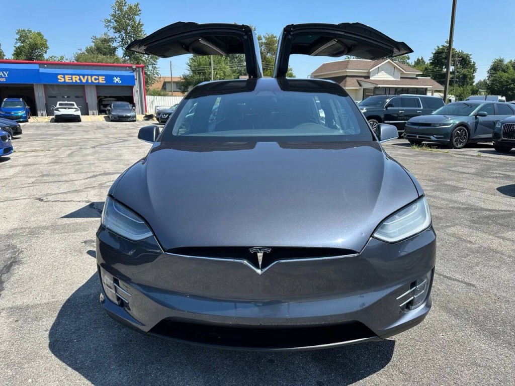 2018 Tesla Model X Image 39