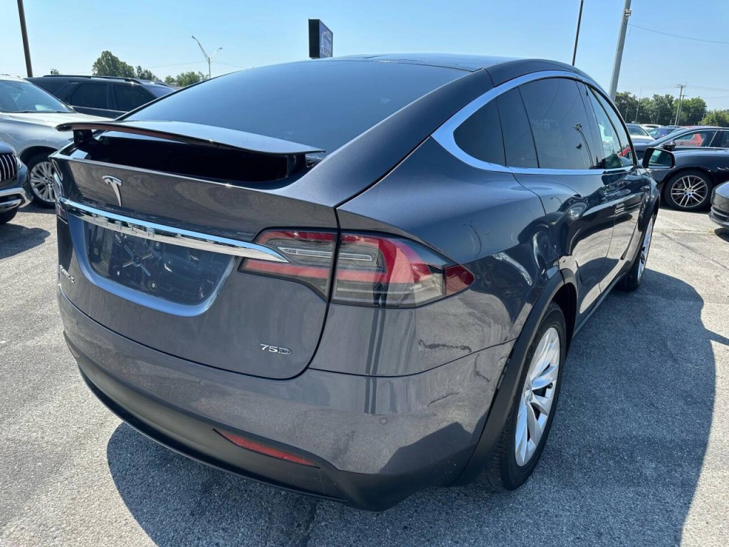 2018 Tesla Model X Image 44
