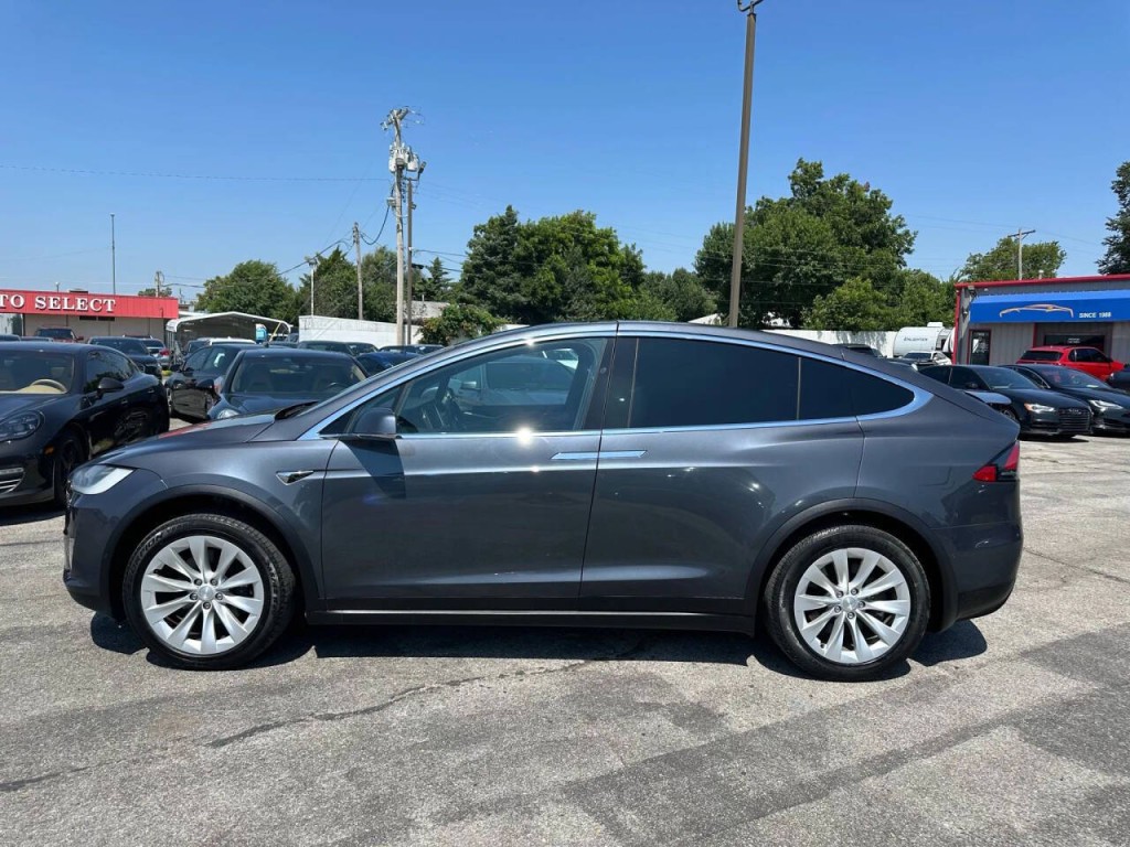 2018 Tesla Model X Image 50