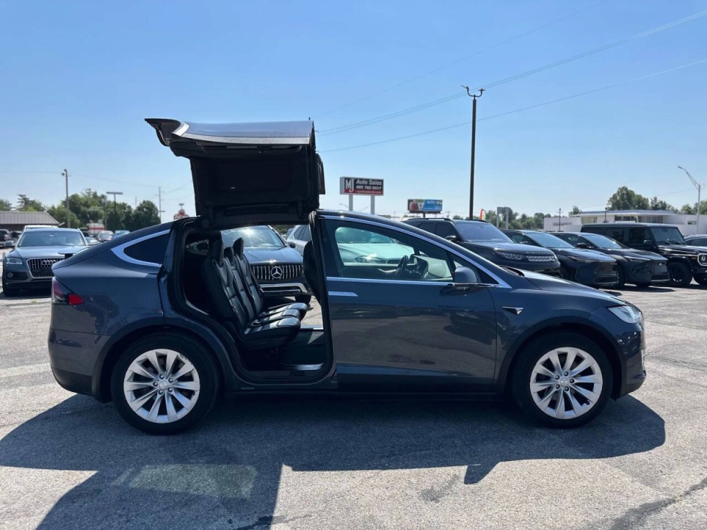2018 Tesla Model X Image 7