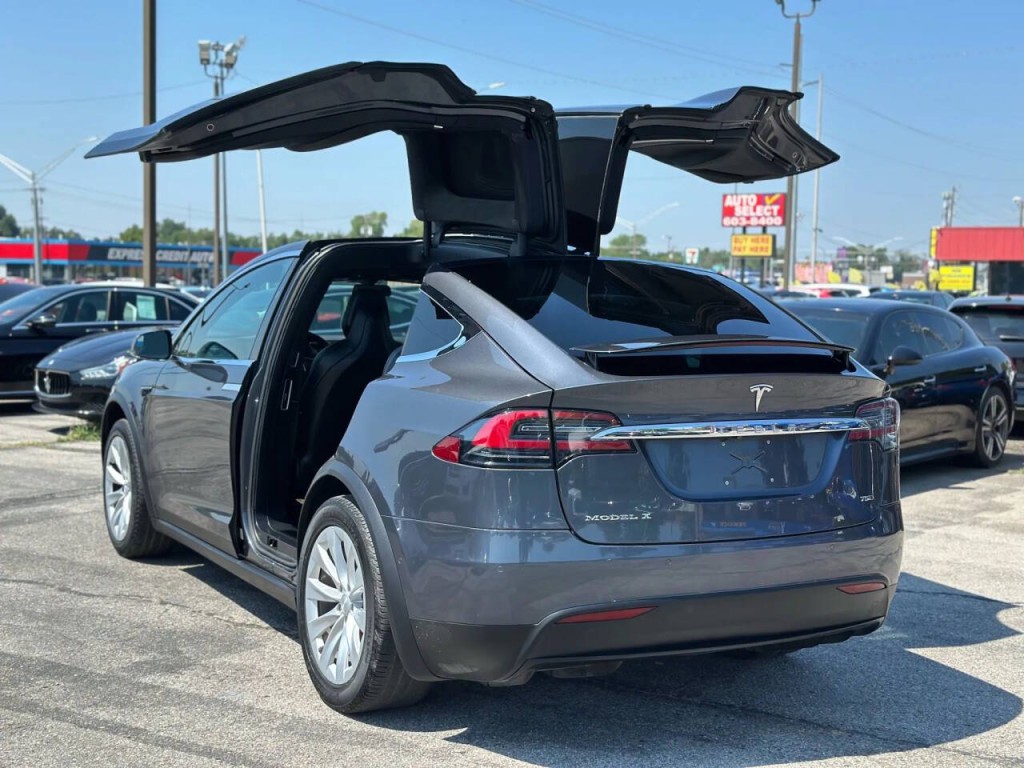 2018 Tesla Model X Image 13