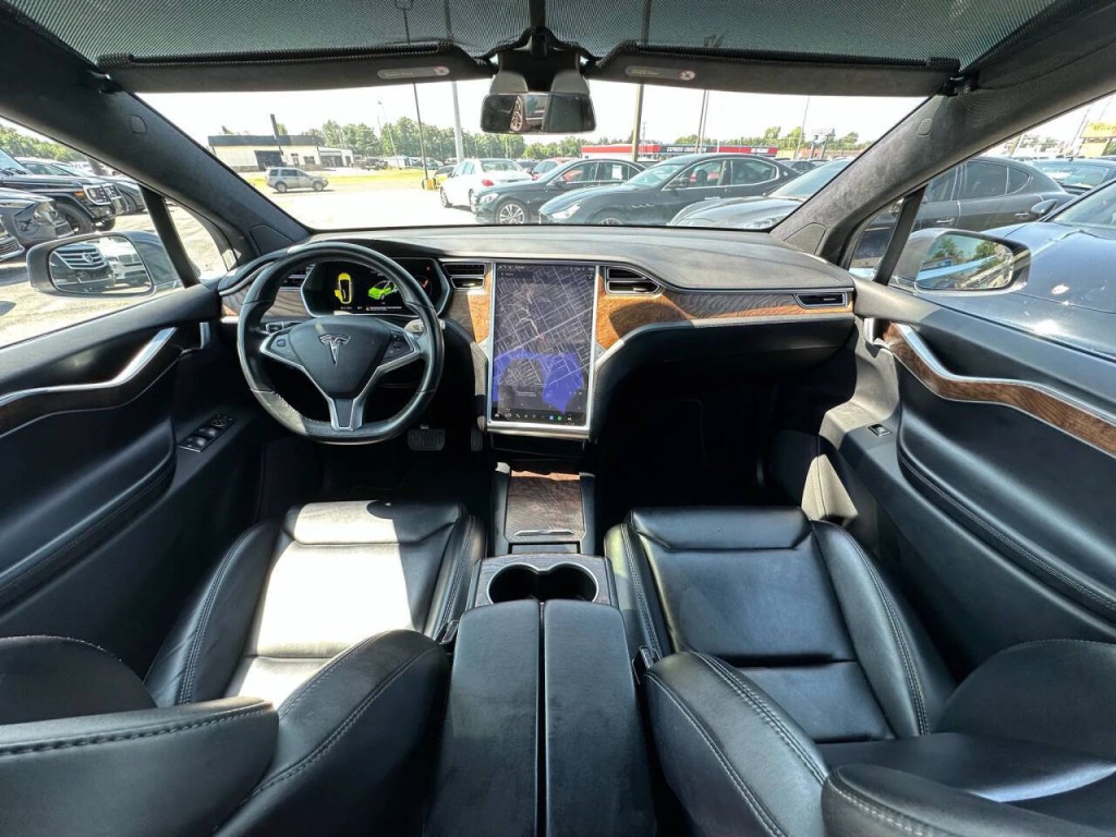 2018 Tesla Model X Image 17