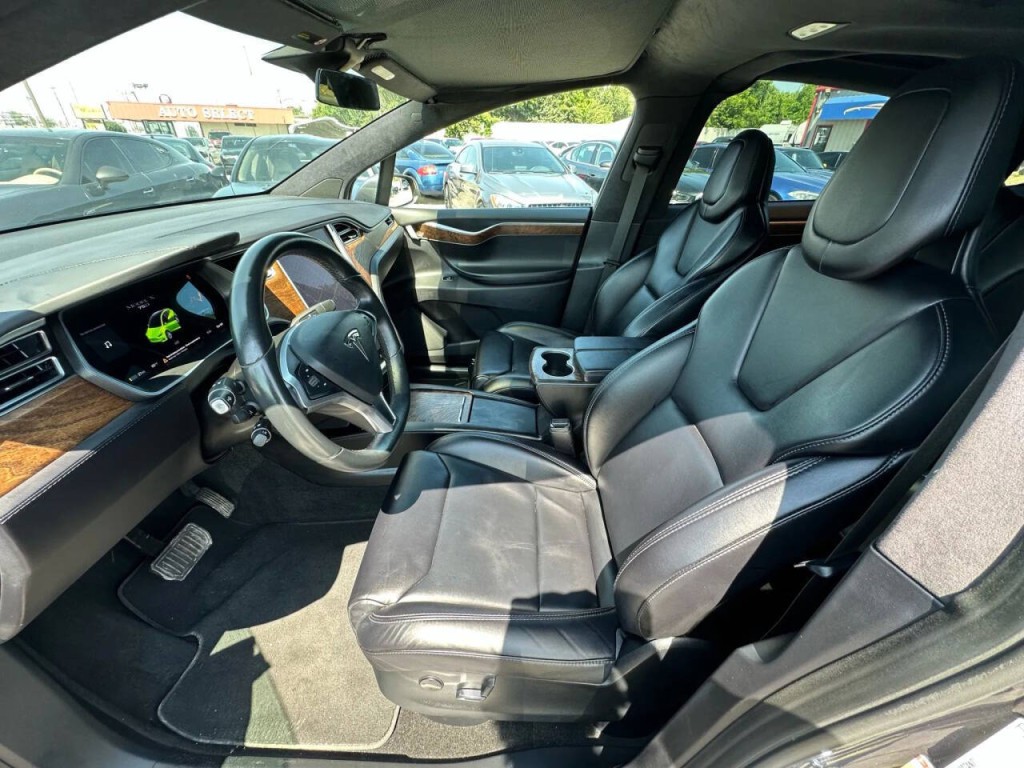 2018 Tesla Model X Image 18