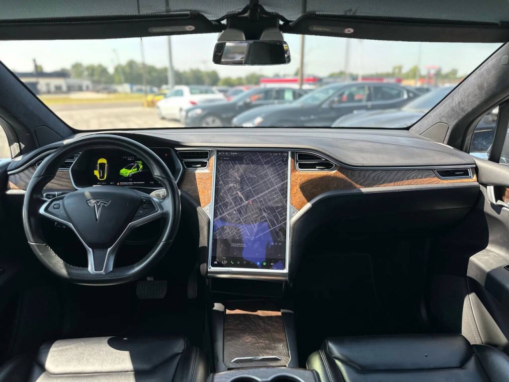 2018 Tesla Model X Image 20