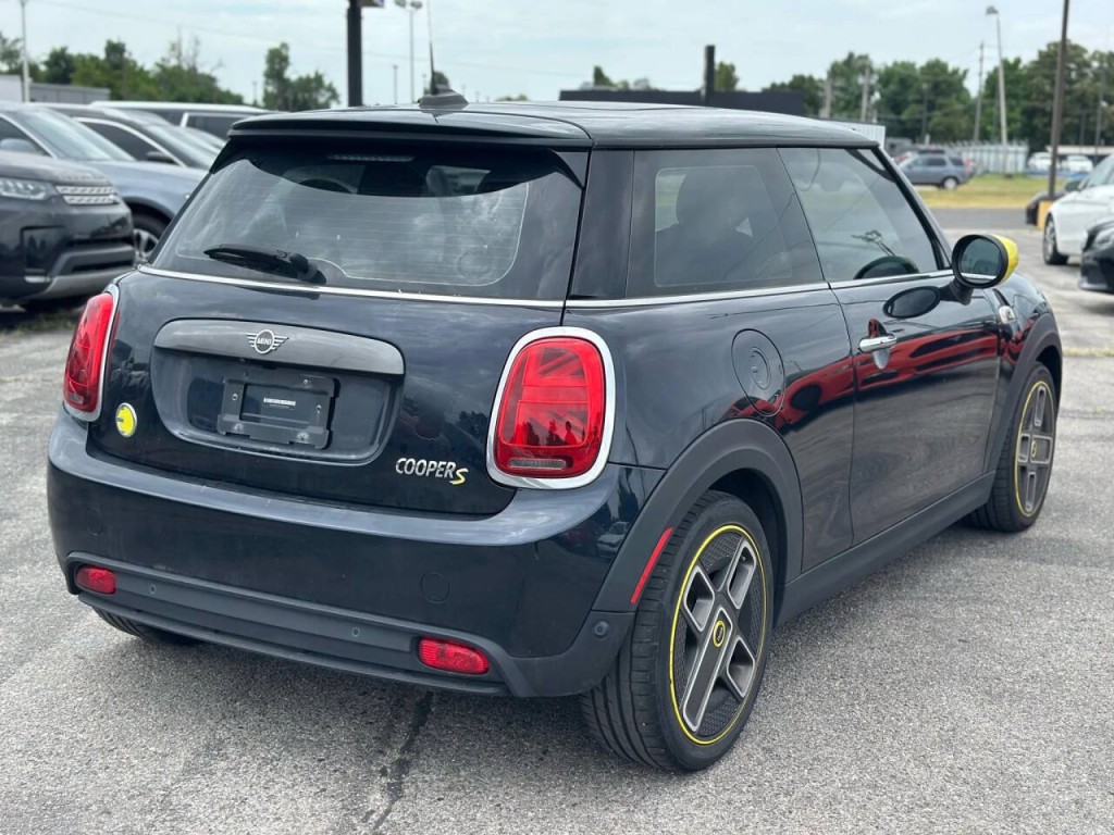 2021 MINI Cooper Image 5