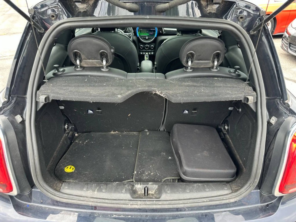 2021 MINI Cooper Image 13