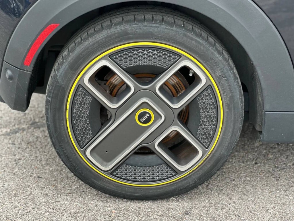 2021 MINI Cooper Image 18