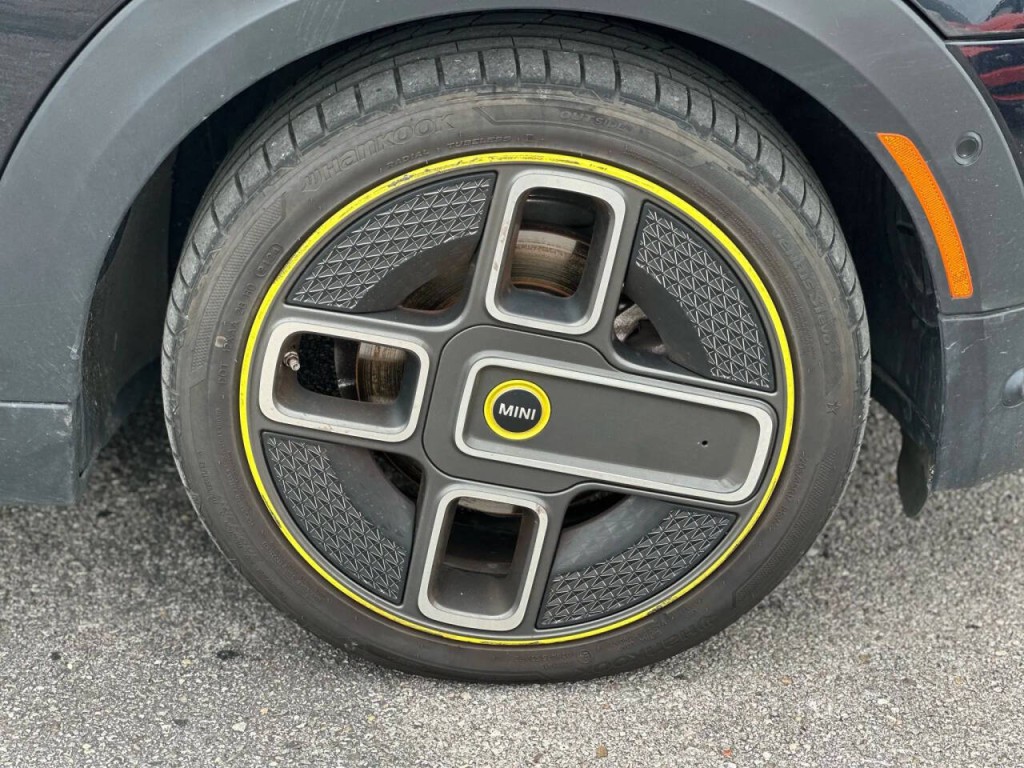 2021 MINI Cooper Image 19