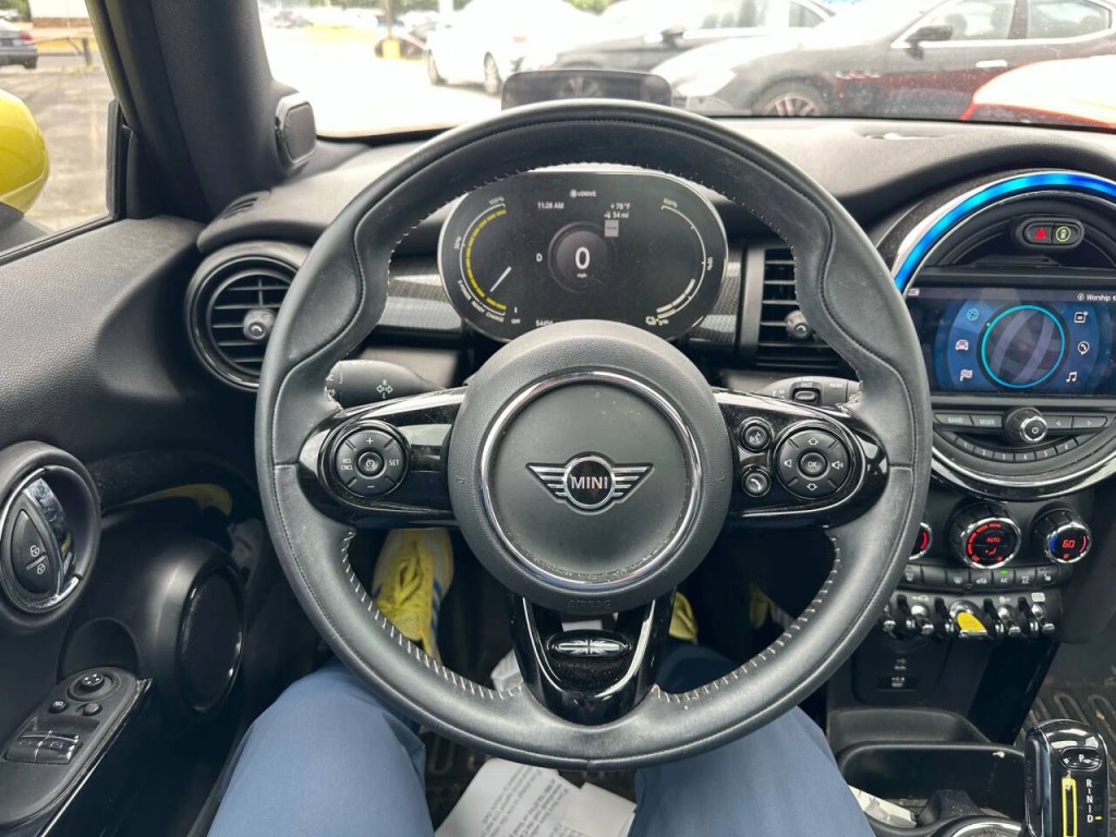 2021 MINI Cooper Image 20