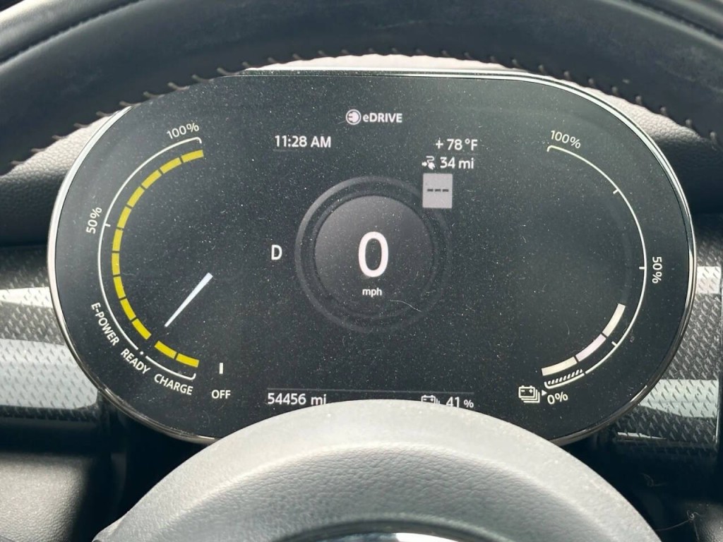 2021 MINI Cooper Image 21