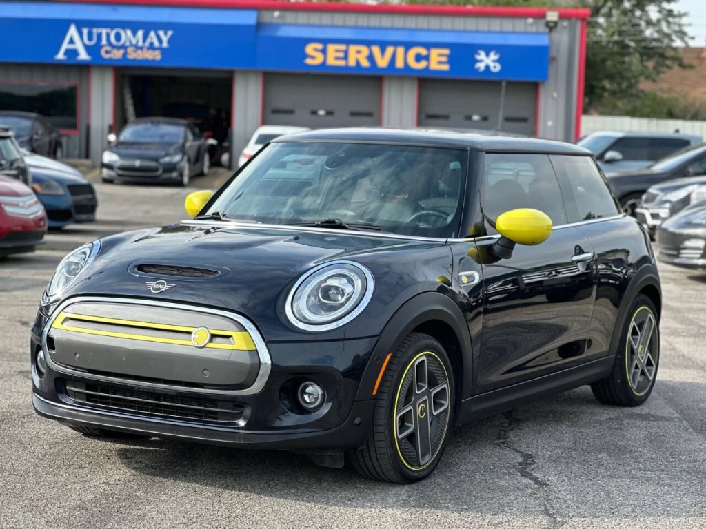 2021 MINI Cooper Image 2