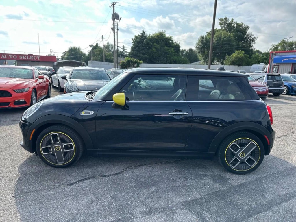 2021 MINI Cooper Image 10