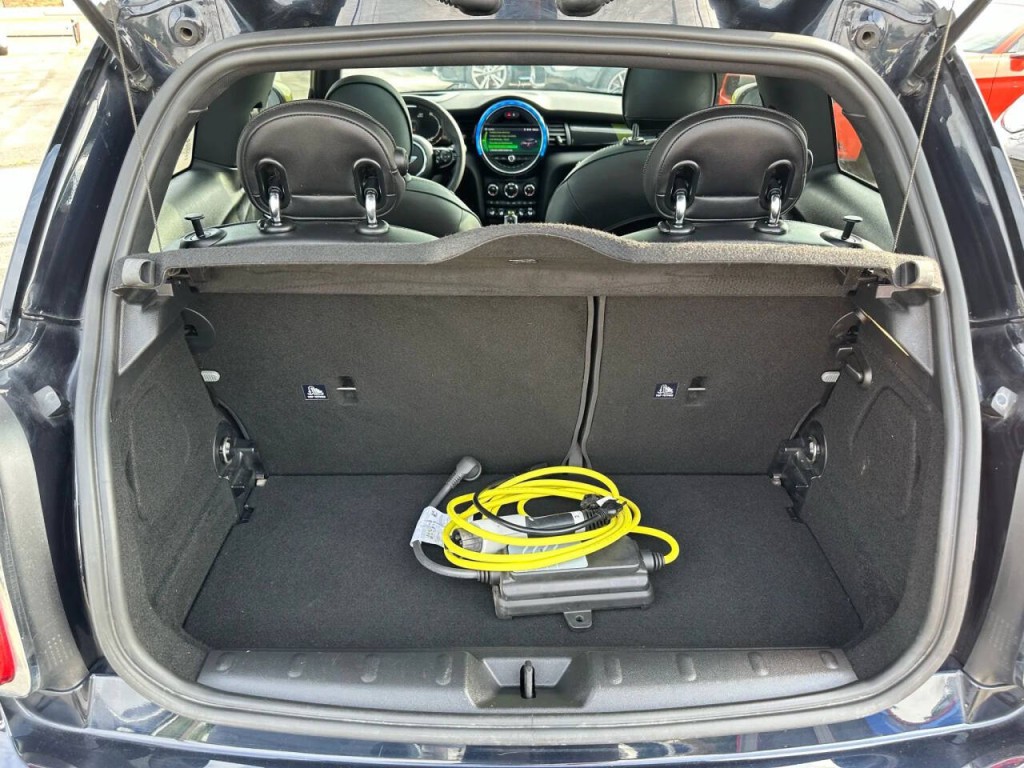 2021 MINI Cooper Image 19