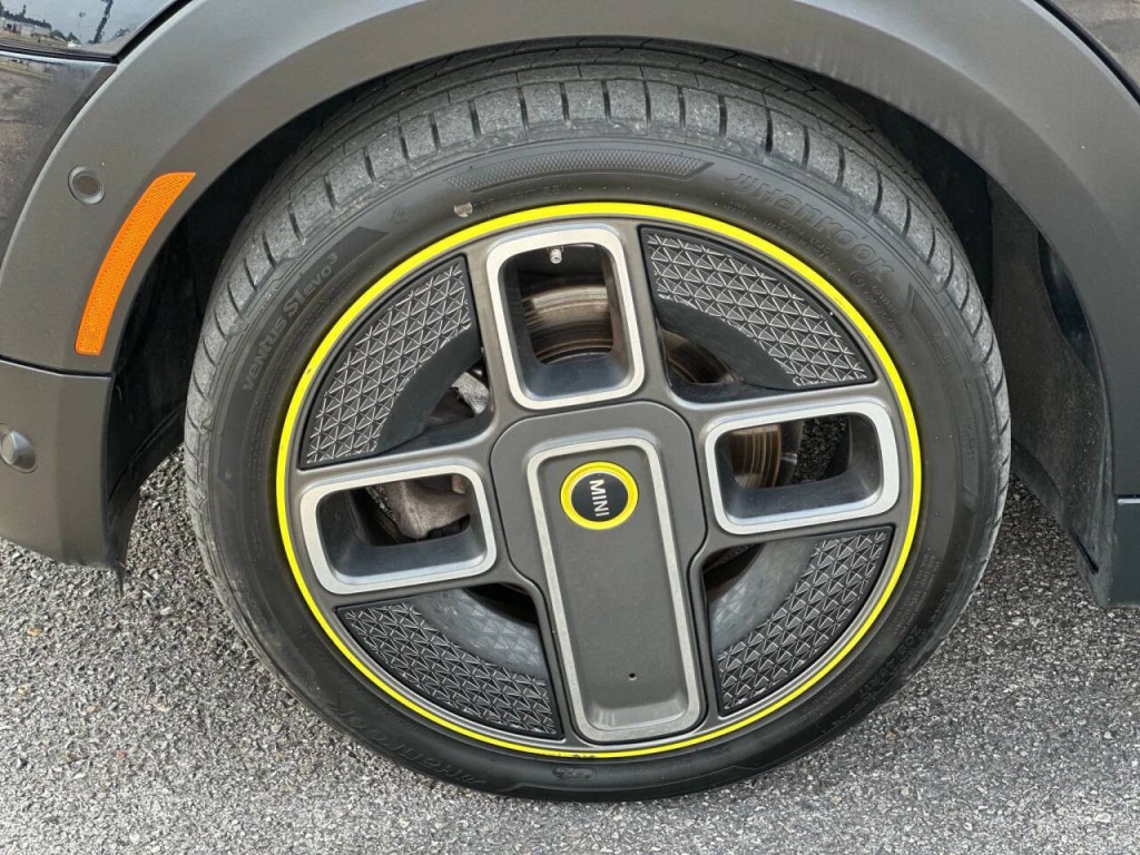 2021 MINI Cooper Image 25