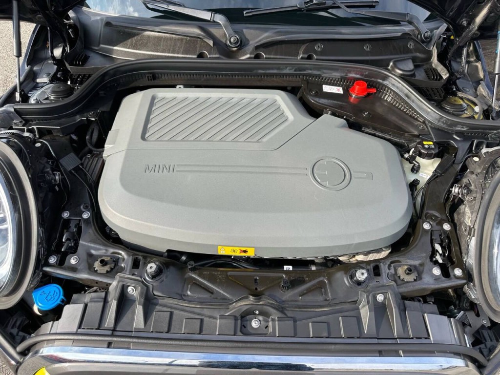 2021 MINI Cooper Image 19