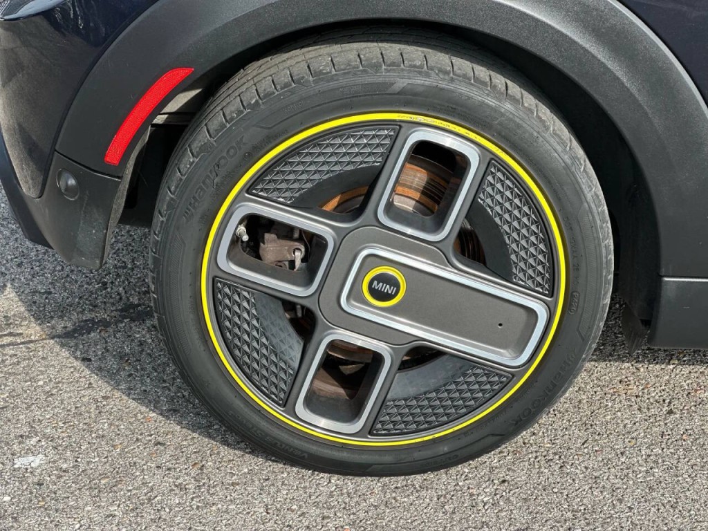 2021 MINI Cooper Image 22