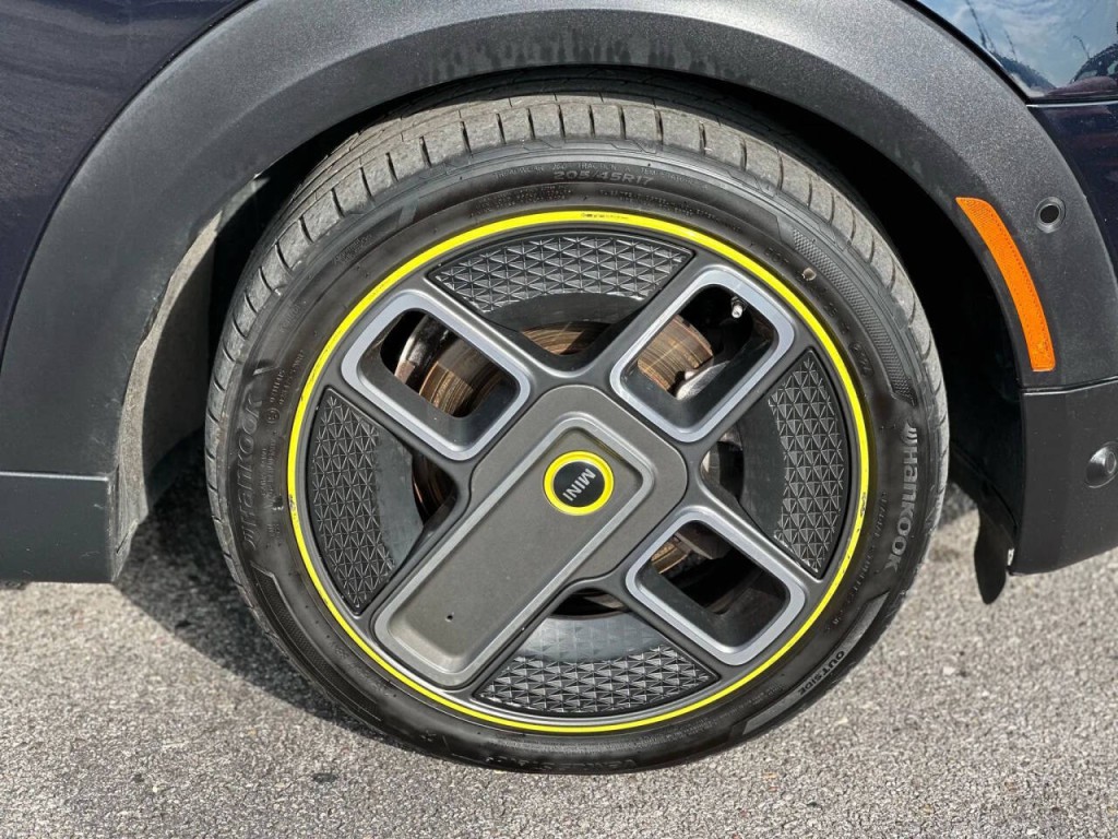 2021 MINI Cooper Image 23