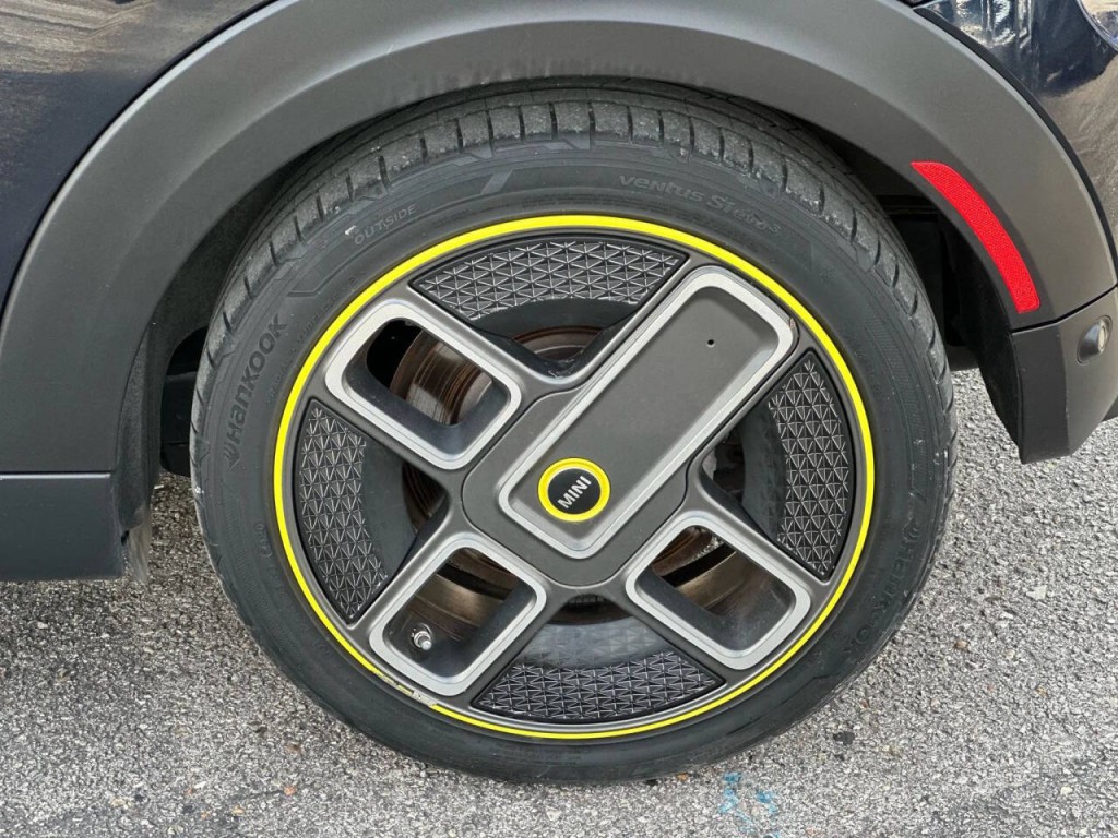 2021 MINI Cooper Image 25