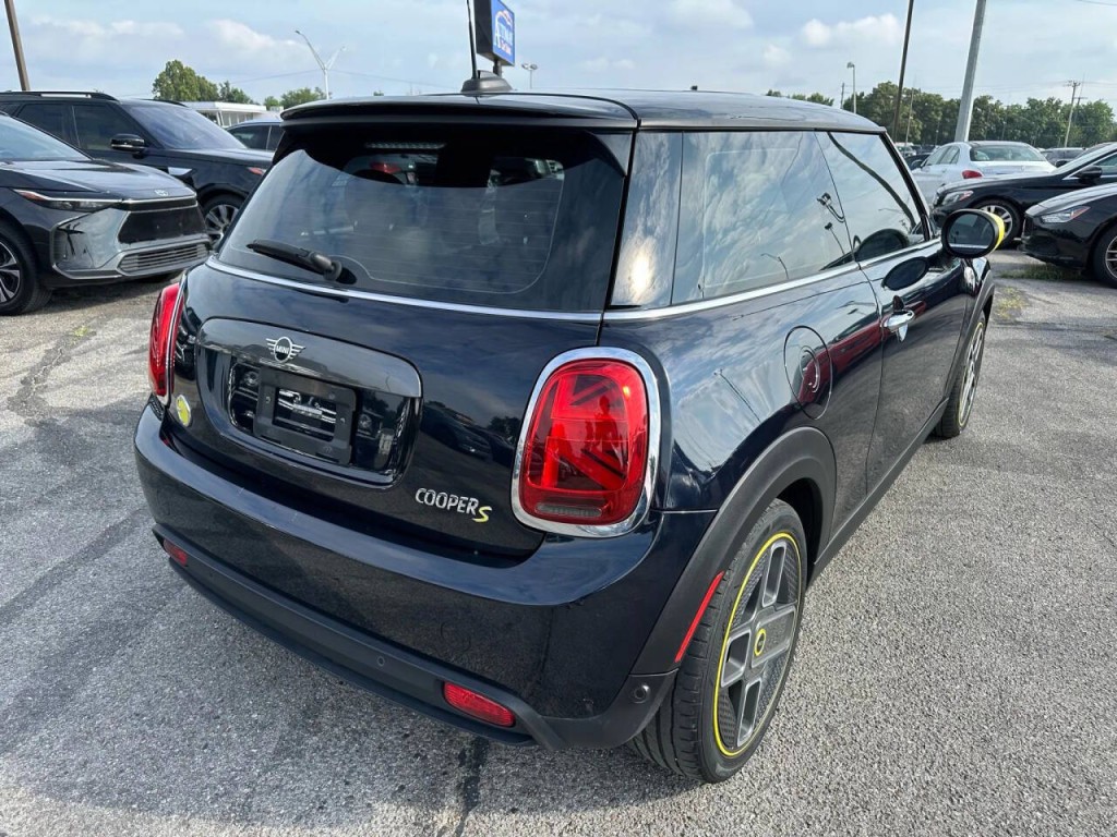 2021 MINI Cooper Image 30