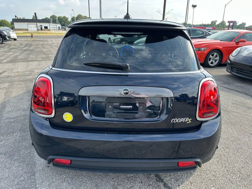 2021 MINI Cooper Image 31