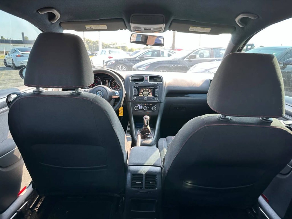 2012 Volkswagen GTI Image 12