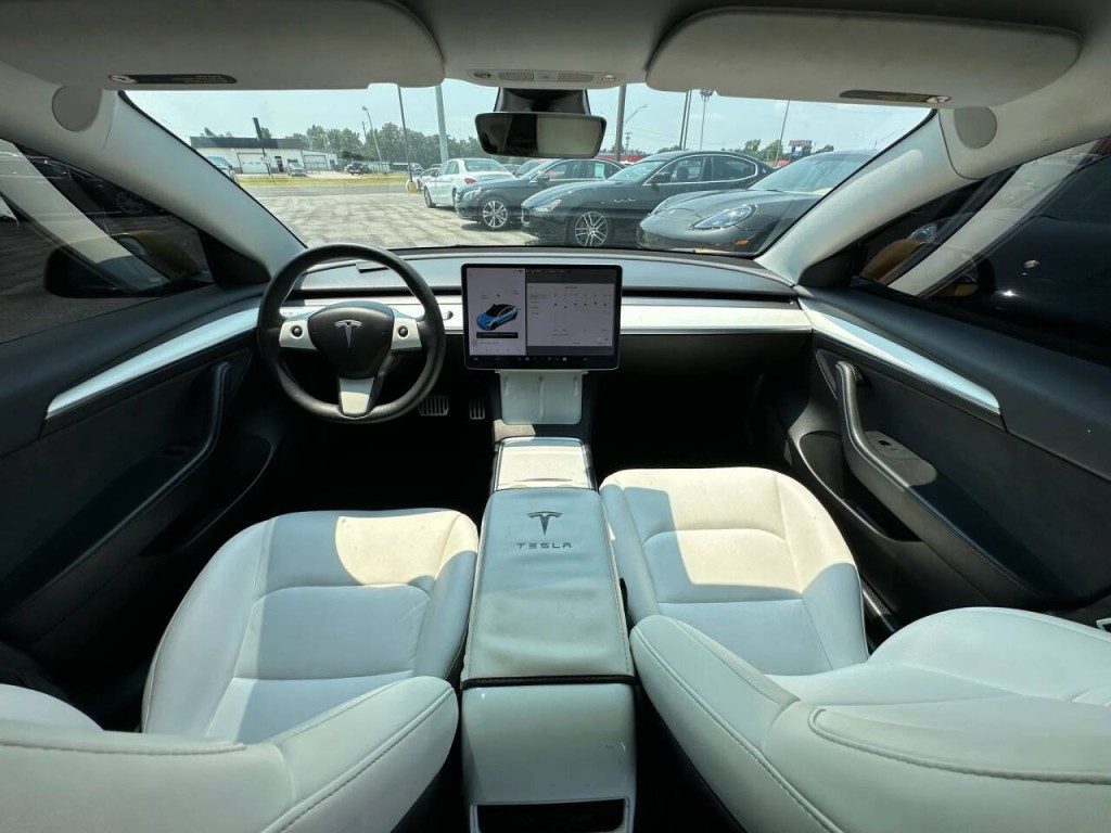 2022 Tesla Model 3 Image 2