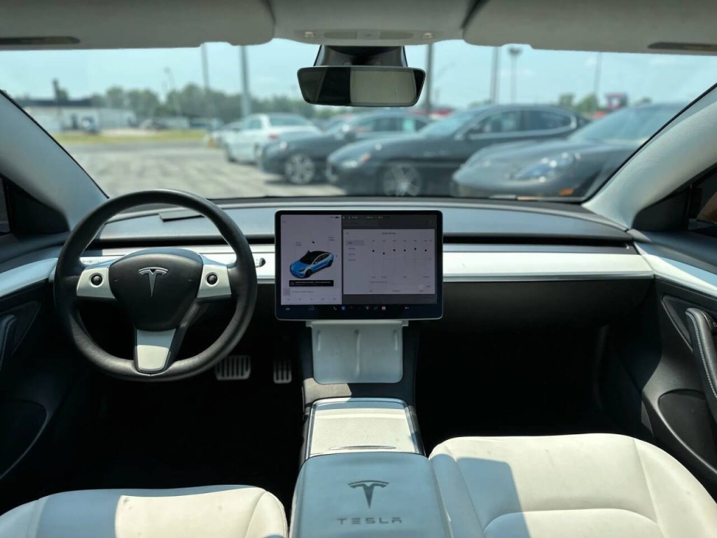 2022 Tesla Model 3 Image 11