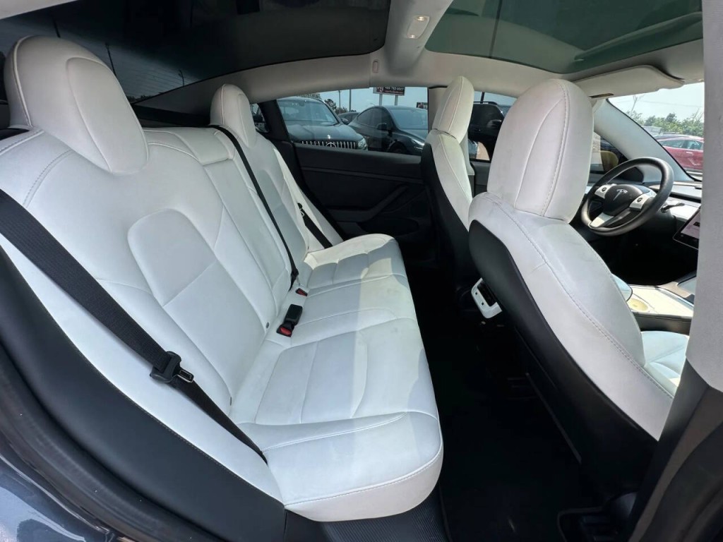 2022 Tesla Model 3 Image 12