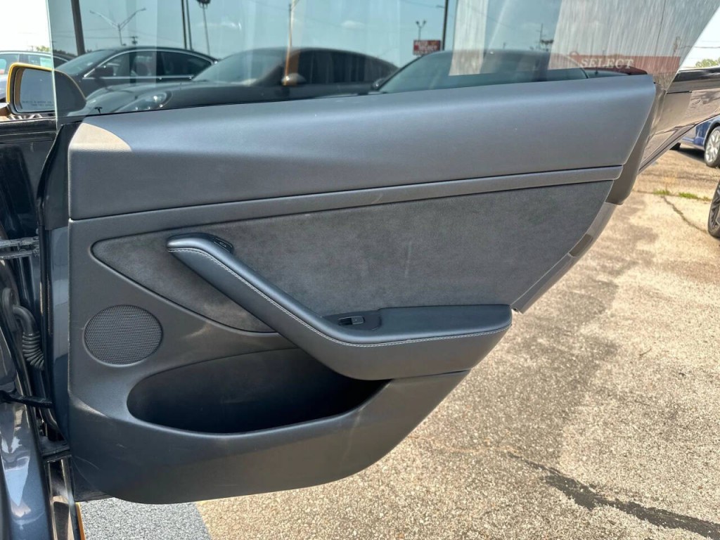 2022 Tesla Model 3 Image 21