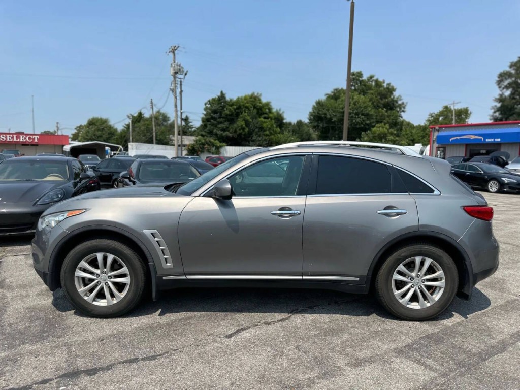 2011 INFINITI FX35 Image 9