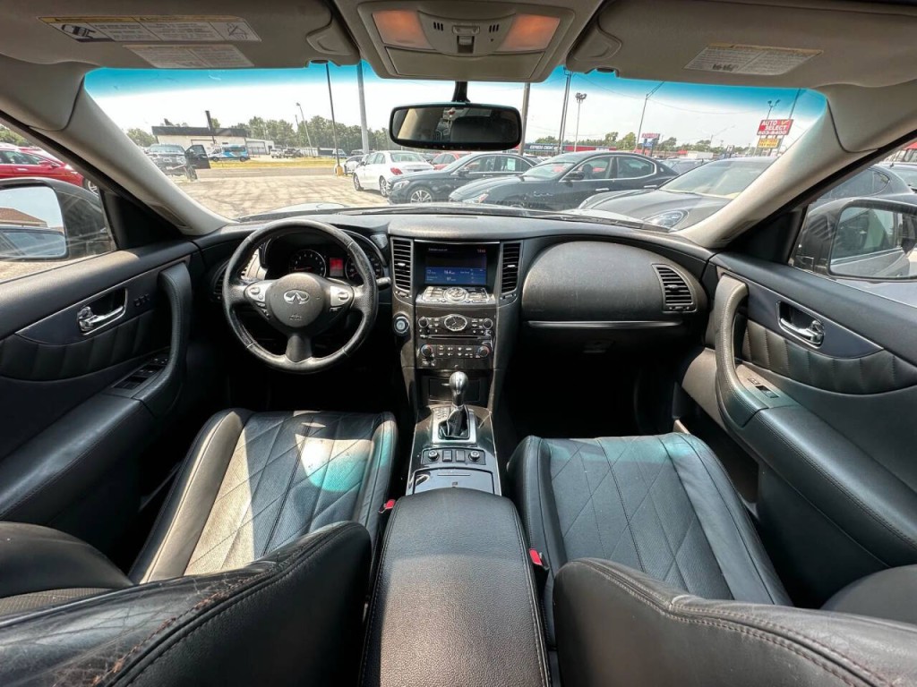 2011 INFINITI FX35 Image 11