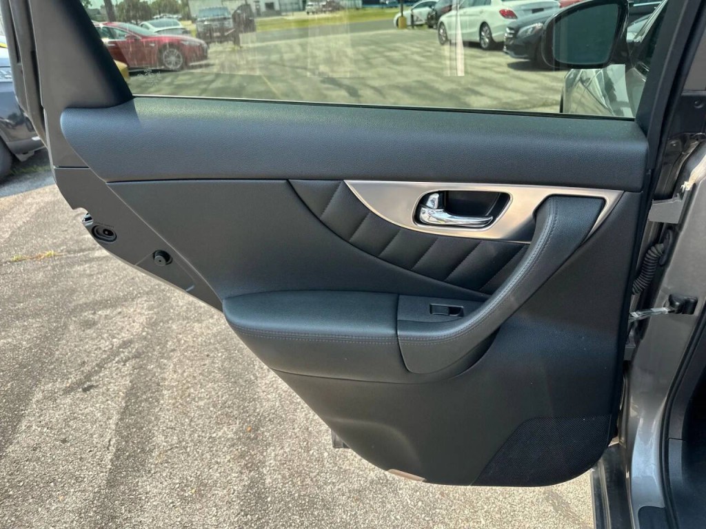 2011 INFINITI FX35 Image 19