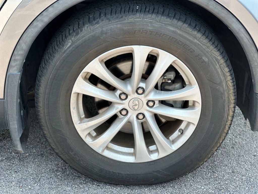 2011 INFINITI FX35 Image 25