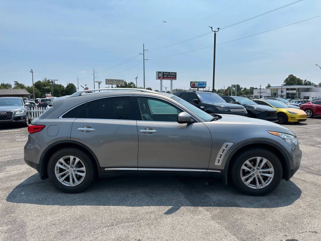 2011 INFINITI FX35 Image 31