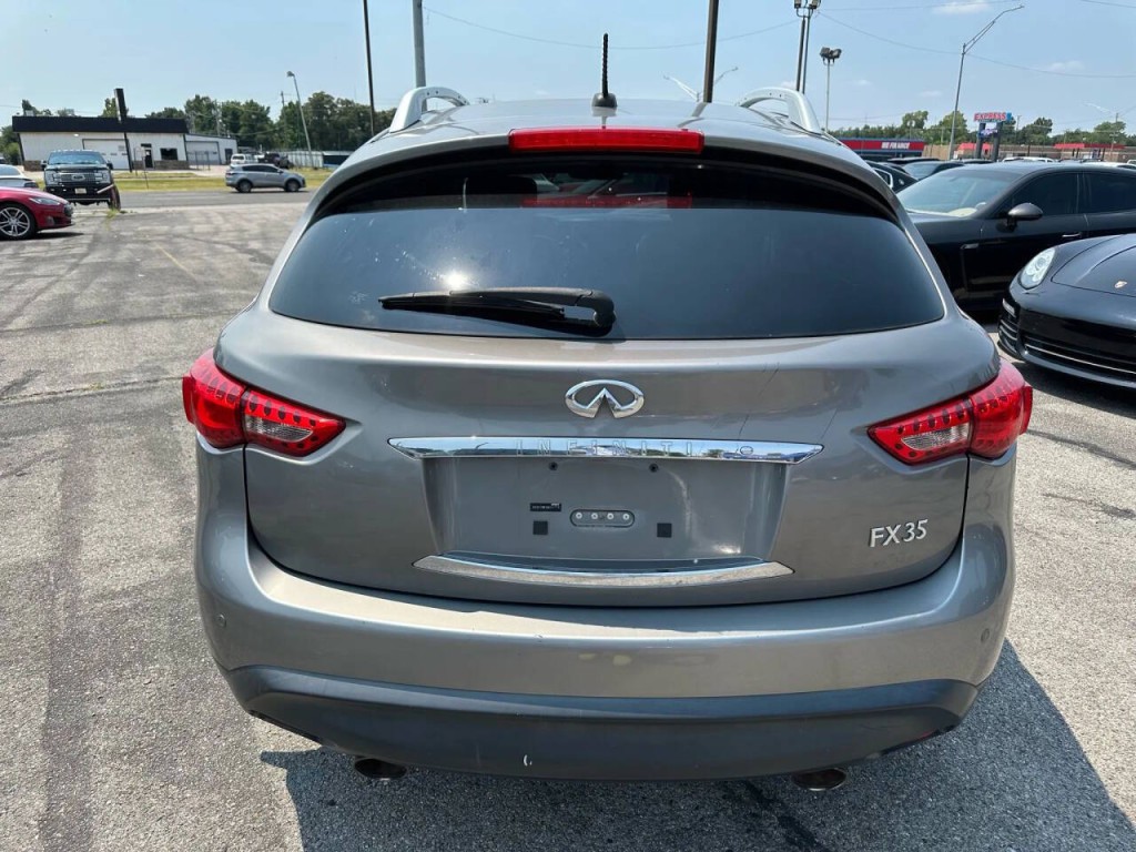 2011 INFINITI FX35 Image 33