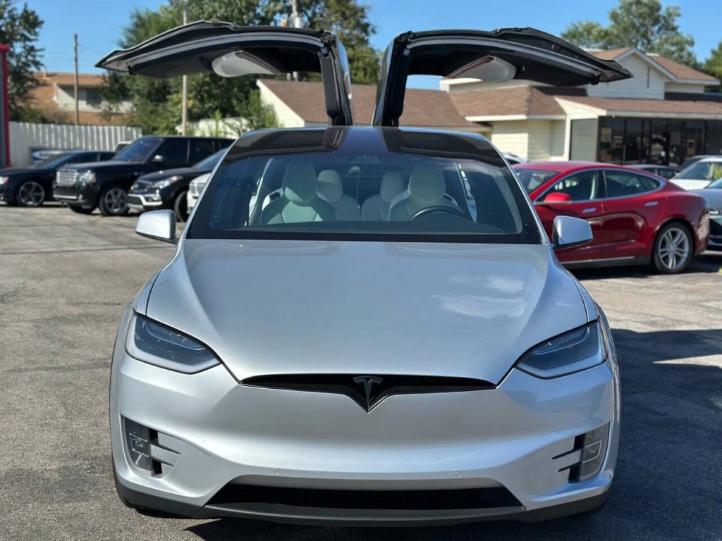 2017 Tesla Model X Image 3