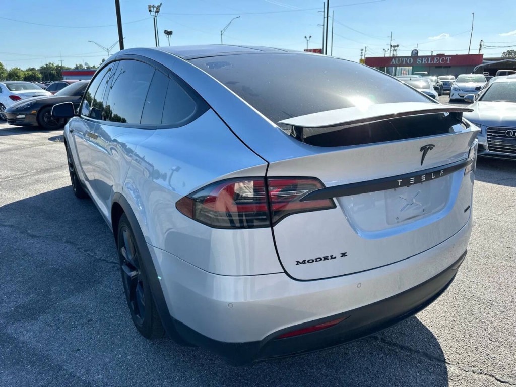 2017 Tesla Model X Image 14