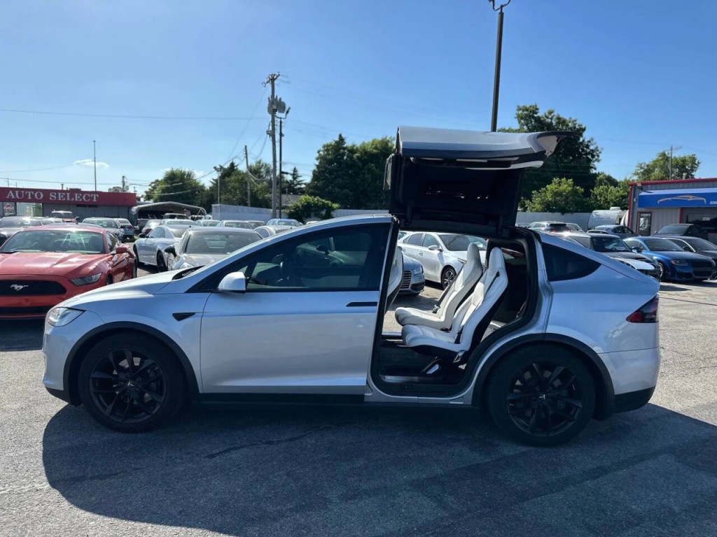 2017 Tesla Model X Image 15