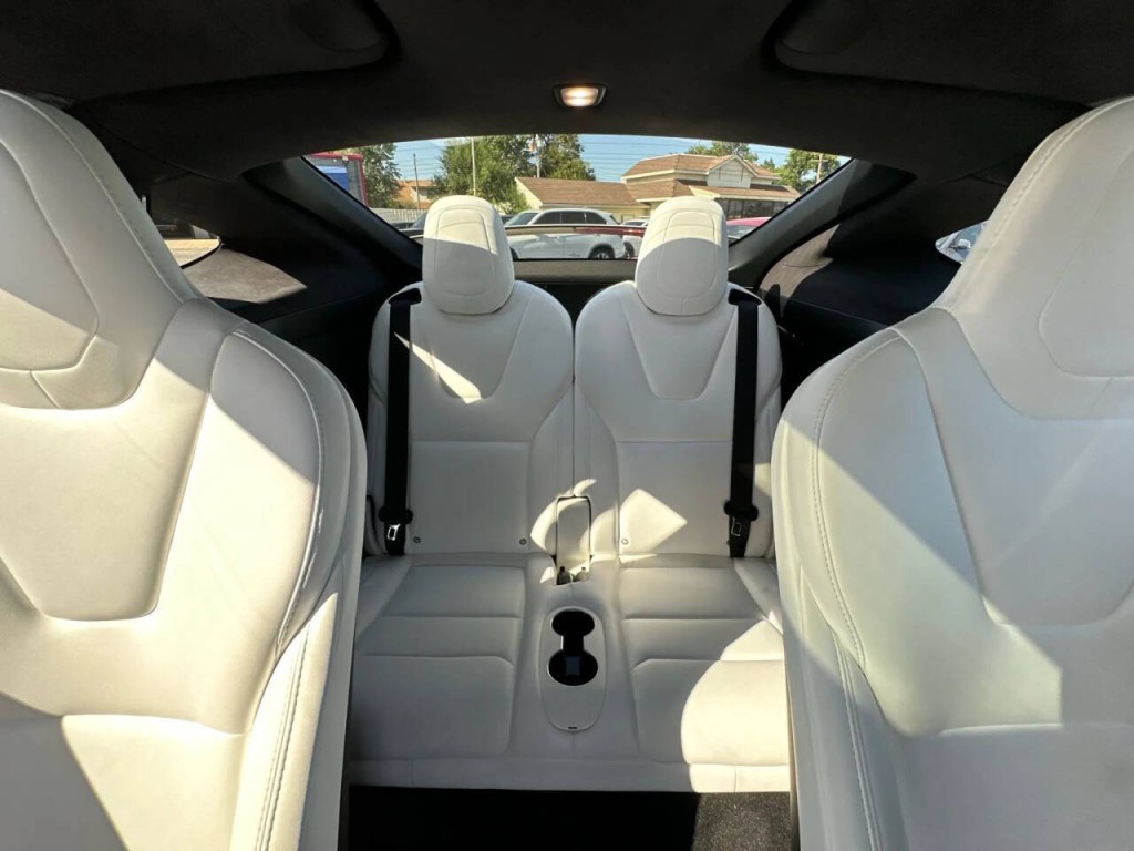 2017 Tesla Model X Image 25