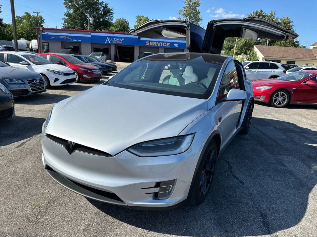 2017 Tesla Model X Image 35