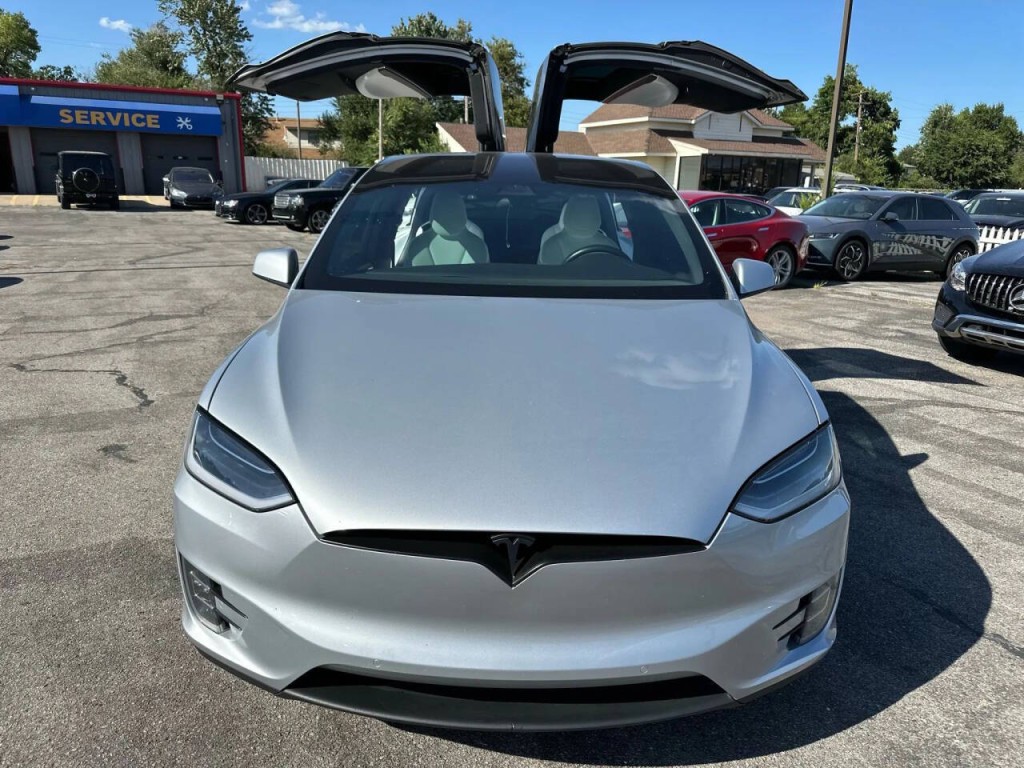 2017 Tesla Model X Image 36