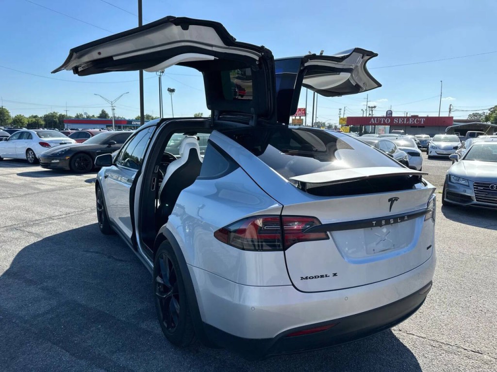2017 Tesla Model X Image 41