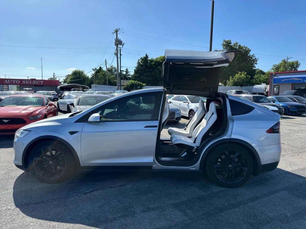 2017 Tesla Model X Image 42