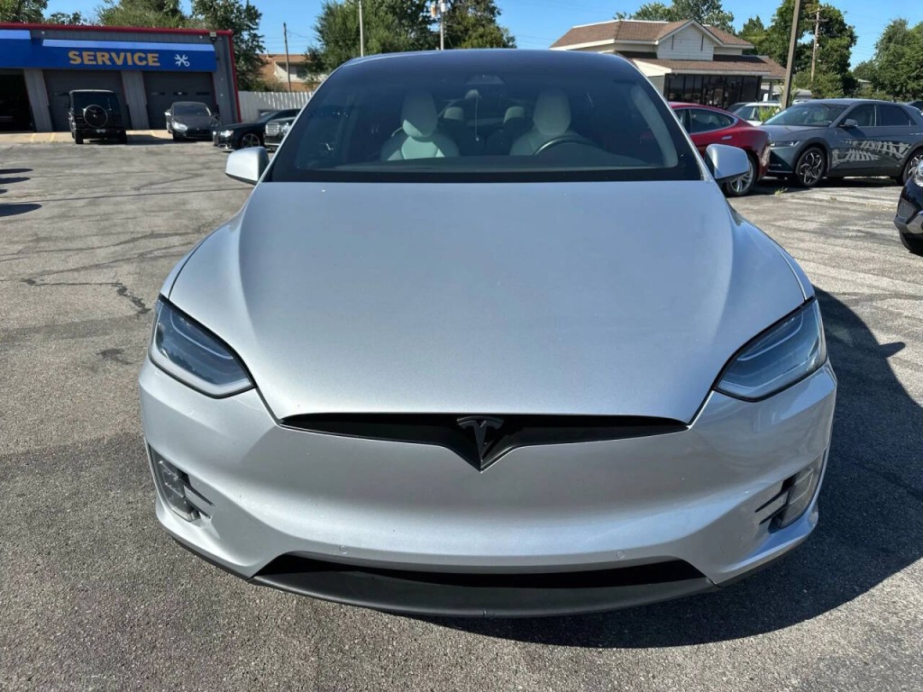 2017 Tesla Model X Image 44