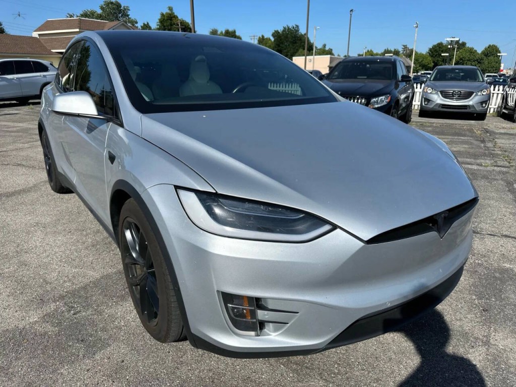 2017 Tesla Model X Image 45