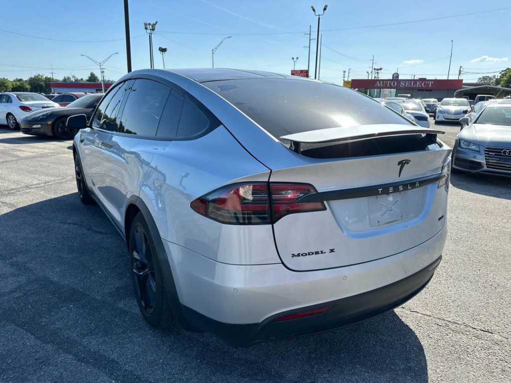 2017 Tesla Model X Image 48