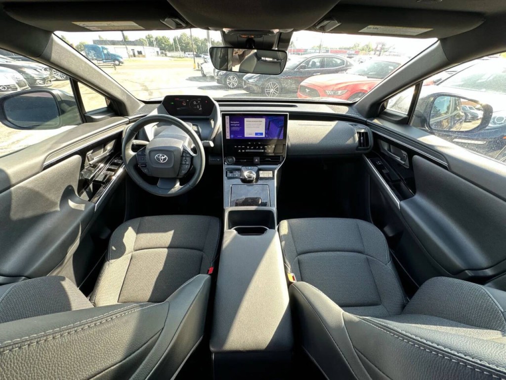 2023 Toyota bZ4X Image 12